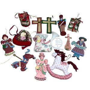 VTG 90's?  14 Wooden Plastic Fabric Christmas Tree Ornaments Burgundy Pink Red